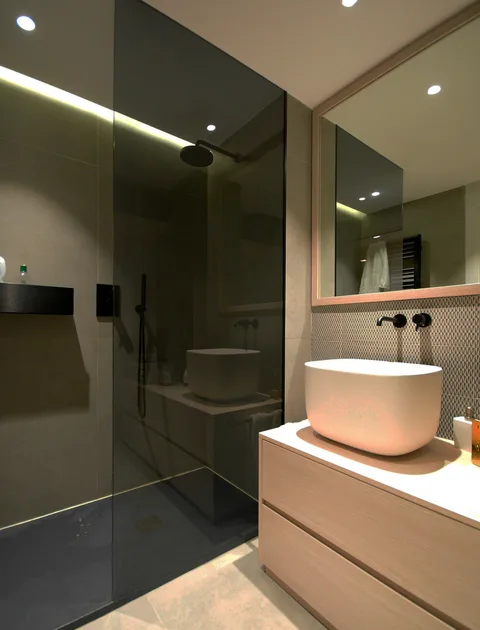 Digitaal 3D-ontwerp van een badkamer